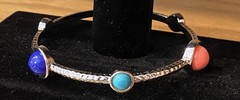 RJG SIGNED GRAZIANO SILVER TONE FAUX MULTICOLOR GEMSTONE BANGLE BRACELET 2 3/4”