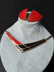 Vtg 1986 Avon Red & Black Enamel Chevron Choker Necklace Modernist Earrings Set