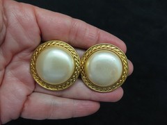 Vintage Gold Plated Liz Claiborne Oversize Clip Earrings