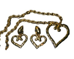 Vintage Les Bernard Hammered Gold Tone Heart Clip Earring and Necklace Set