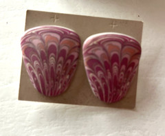 LOT OF 4 PAIRS NOS VINTAGE AVON PIERCED EARRINGS W/BOX-SEE DESCRIPTION