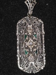 Antique Art Deco 14K White Gold Diamond Emerald Filigree Necklace 4.51g