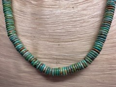 NICE VINTAGE 20 IN. CHUNKY GREEN TURQUOISE HEISHI DISC BEAD NECKLACE — KOREA
