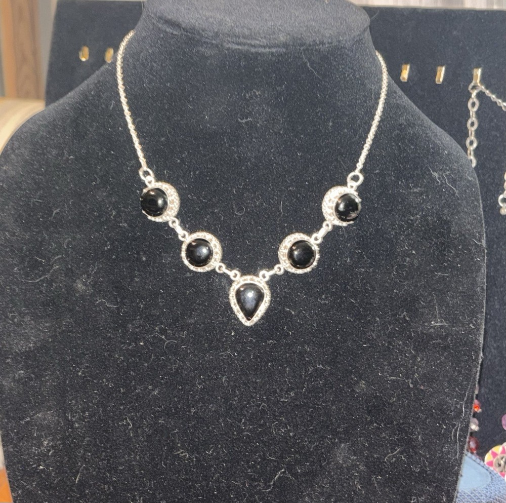 Beautiful Vintage Silver And Black Onyx Y Necklace