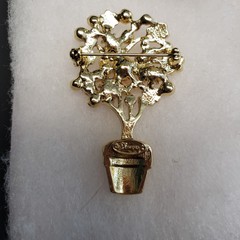 Vtg Danecraft nos gold tone rhinestone faux pearl Flower Bush Pin