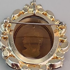 Vintage Juliana D & E Cameo Brooch Pendant Necklace Iridescent Rhinestones 2″