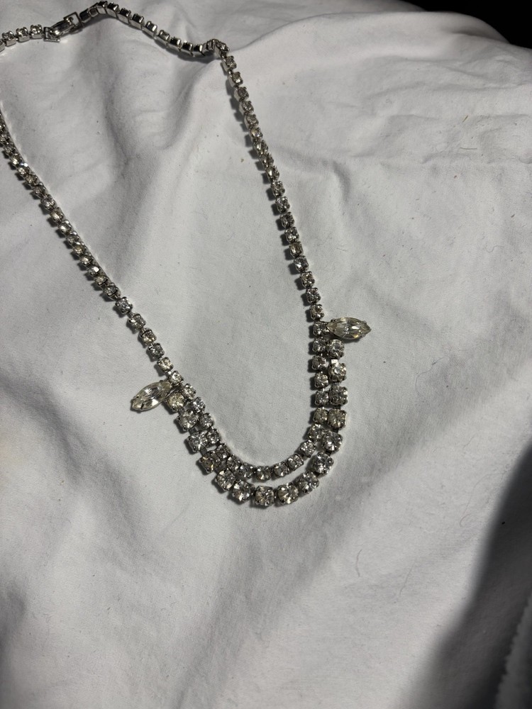 Woman’s Vintage Old Hollywood Rhinestone Necklace Measuring 15 Inch’s