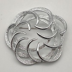 Vintage Sarah Coventry Tailored Swirl Pin Silver Tone 2.25 in Diameter