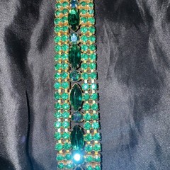 Vintage Juliana Emerald Green Rhinestone Gold Tone Bracelet