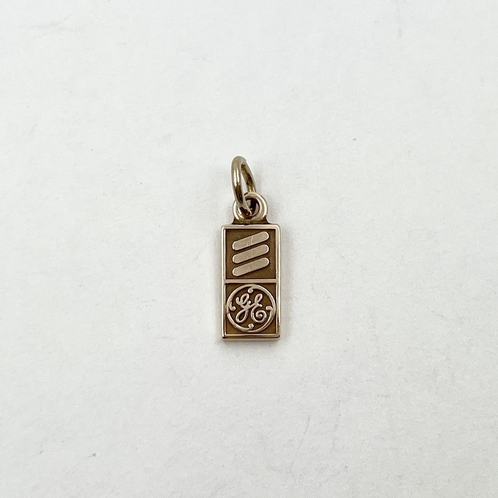 14k Yellow Gold Vintage GE General Electric Logo Bar Charm (LO1005140)