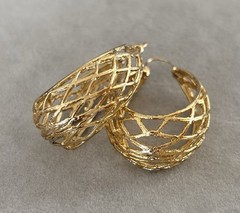 Vintage Gold Tone Filigree Lattice Hoop Earrings For Pierced Ears