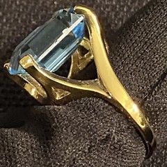 NICE ESTATE STERLING SILVER VERMEIL & EMERALD CUT BLUE STONE RING BAND SIZE 4.25