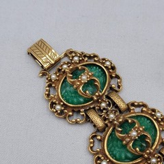 Judy Lee 1968 Spanish Moss Molded Jade Glass Cabochon Bracelet Earrings Set