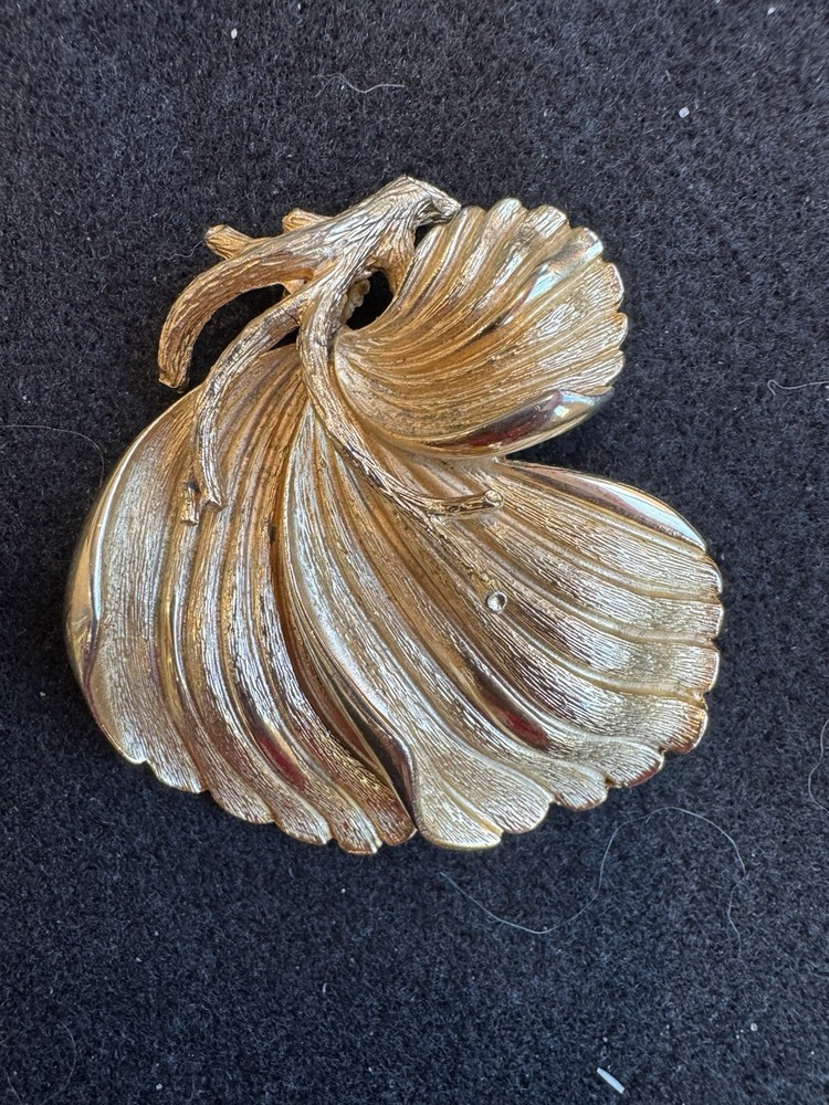 Lisner Large Vintage Gold Toned Brooch Signed