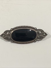 Vintage Art Deco Sterling Silver Marcasite & Oval Onyx Small Bar Brooch Pin 925