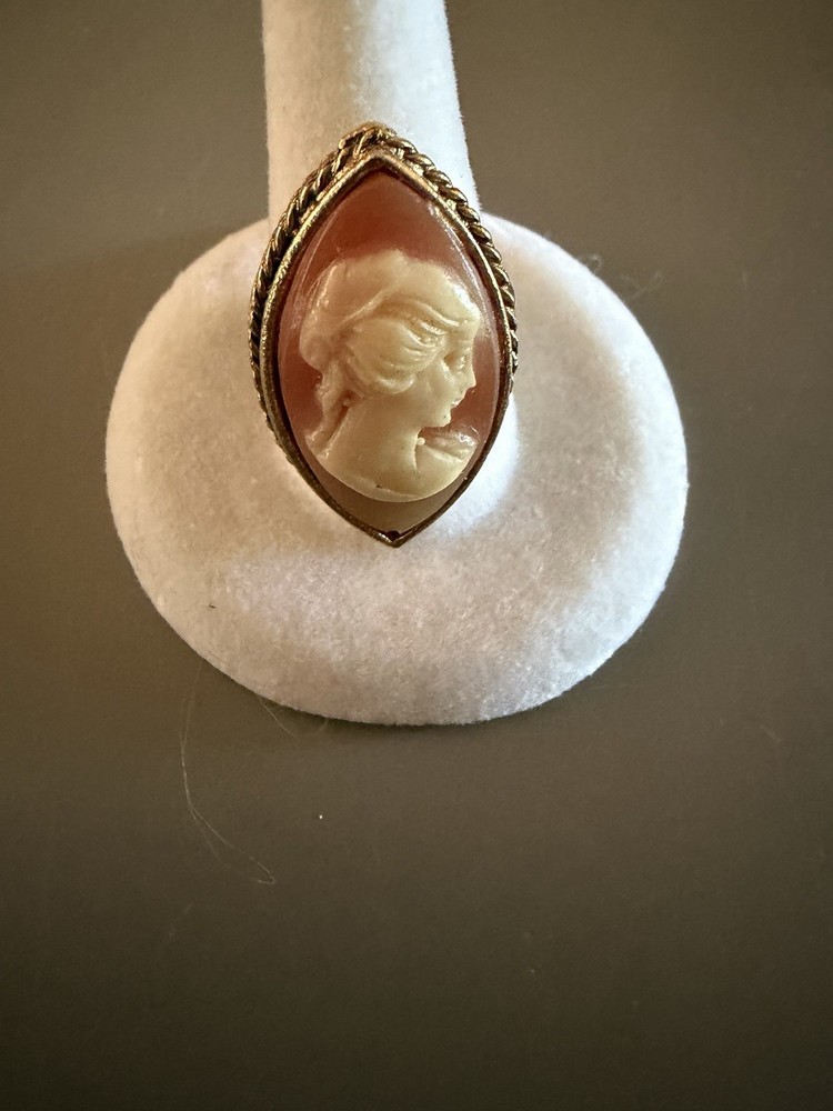 Vintage Carved Shell Cameo Ring Marquis Shape Gold Tone Size 6