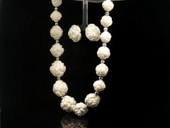 Vintage Carved Rose Bead Necklace & Earrings Set – Ivory Floral Jewelry