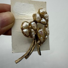 Vintage Gold Tone Baroque Freshwater Pearl Floral Botanical Brooch Pin 2 Inch