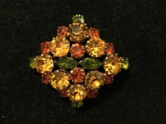 Vtg BEAUTIFUL Gold Tone Orange-Gold-Green Signed Made In AUSTRIA Crystal Brooch