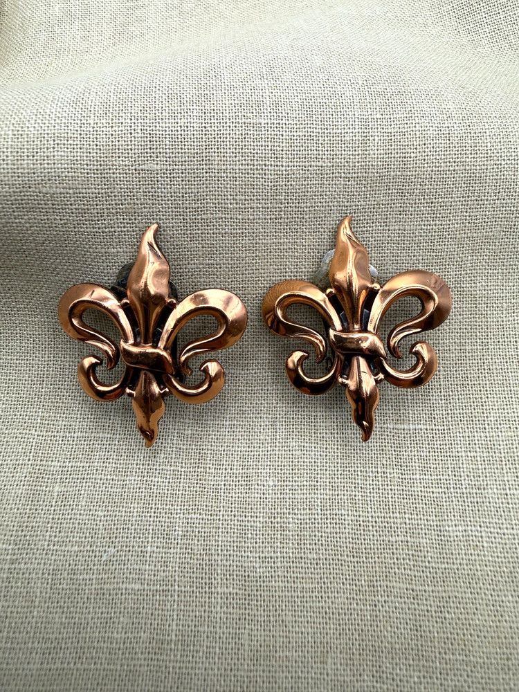 Vintage Copper Fleur de Lis Earrings Cip on