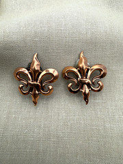 Vintage Copper Fleur de Lis Earrings Cip on