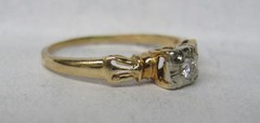 ANTIQUE VINTAGE 14K GOLD .06ct. DIAMOND SOLITAIRE BAND RING SIZE 6