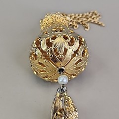 Vintage Celebrity Tassel Necklace Teardrop Imitation Pearl Layered Gold Tone 24″