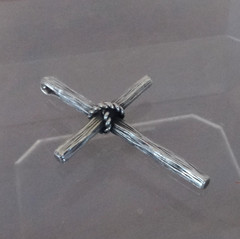 Beautiful Retired Vintage James Avery Sterling Silver Old Rugged Cross Pendant