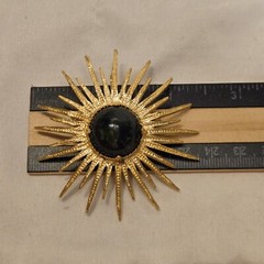 Vtg Starburst Goldtone Green Marble Plastic or Lucite Stone Star Brooch Pendant