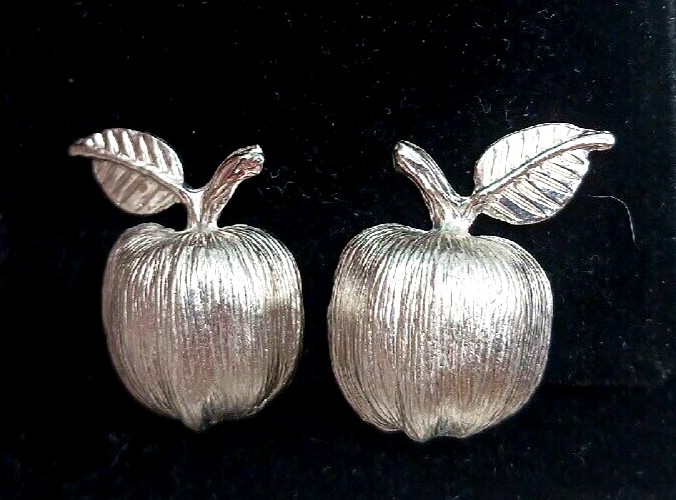 Apple Earrings Clip On Screw Back Accessocraft N.Y.C. SilverTone Teacher #J3-W