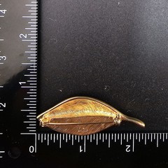 Vintage MOP Shell Leaf Brooch Pair Gold Tone Signed LC Liz Claiborne 0215