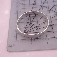 Vintage Shiny Monet Silver Tone 6 1/2″ Hinged Tension 10mm Bangle Bracelet