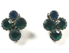 Vintage BEAUTIFUL Faceted Glass Stone Prong Set Earrings Clip On Deep Blue Green