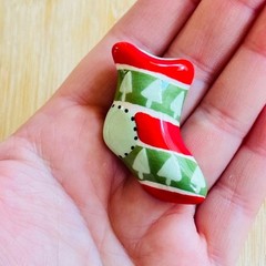 VTG Flying Colors Christmas Tree Sock stocking Pin Brooch Ceramic signed Holiday