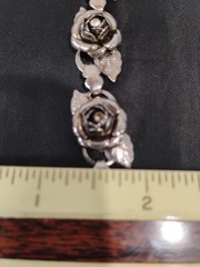 Vintage Silver Toned Link Bracelet with 6 3D Roses And Crystals 7 1/2″ Inches