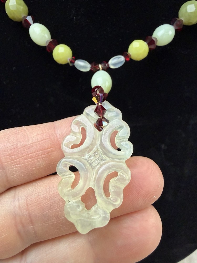 Vtg Carved Jade Pendant Choker Necklace Red & Green Faceted Beads 16” Amulet