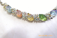 RARE LISNER IRIDESCENT RIBBED GLASS RHINESTONE FRUIT SALAD NECKLACE EARRINGS SET
