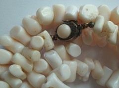 116g 30in VINTAGE ANGEL SKIN CORAL GRADUATED BRANCH BEAD NECKLACE SILVER CLASP