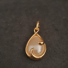 VTG Lady Remington Gold Tone Teardrop Faux Pearl Pendant Necklace Enhancer