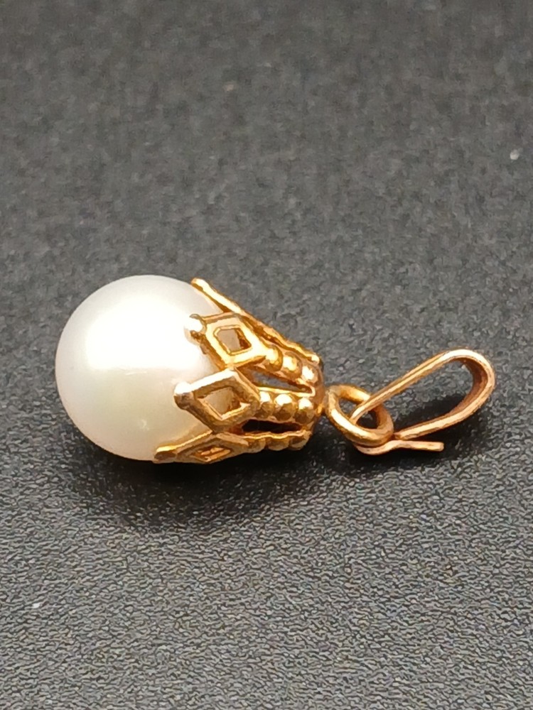 vintage 14K yellow gold ornate bell cage or cap cultured pearl pendant