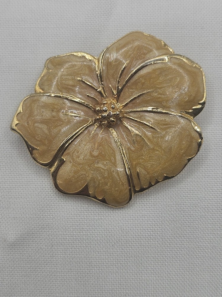 Enamel Flower Brooch Creamy Beige Gold Tone Edges