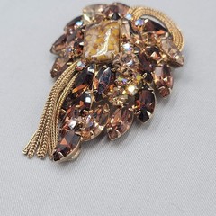Vintage Hattie Carnegie Brown Rhinestone Brooch Gold tone Chains 3 in