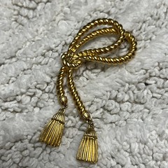 Vintage Avon Decorative Tassel Pin Brooch Gold Tone Knotted Rope Unsigned