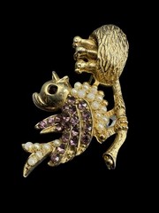 Vintage Bird Nest Brooch Rhinestone Pearl Chick Figural Gold Tone Birds Pin