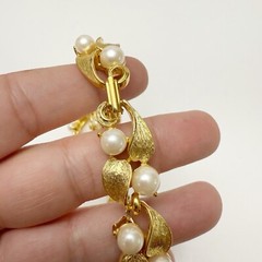 Vintage Faux Pearl Textured Goldtone Vine Leaves Leaf Collar Necklace 17”