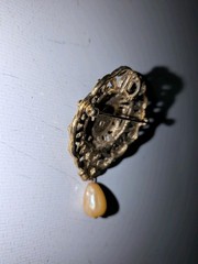 Vintage Pendant/ Brooch Gold Tone