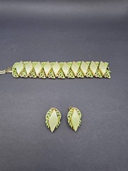 Vintage MCM Lucite Bracelet & Clip Earrings Set Gold Tone Pearlized Cabochons