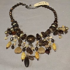 VINTAGE NANCY K CZECH REPUBLIC BIB 20″ CRYSTAL BROWNS NATURE GLASS NECKLACE