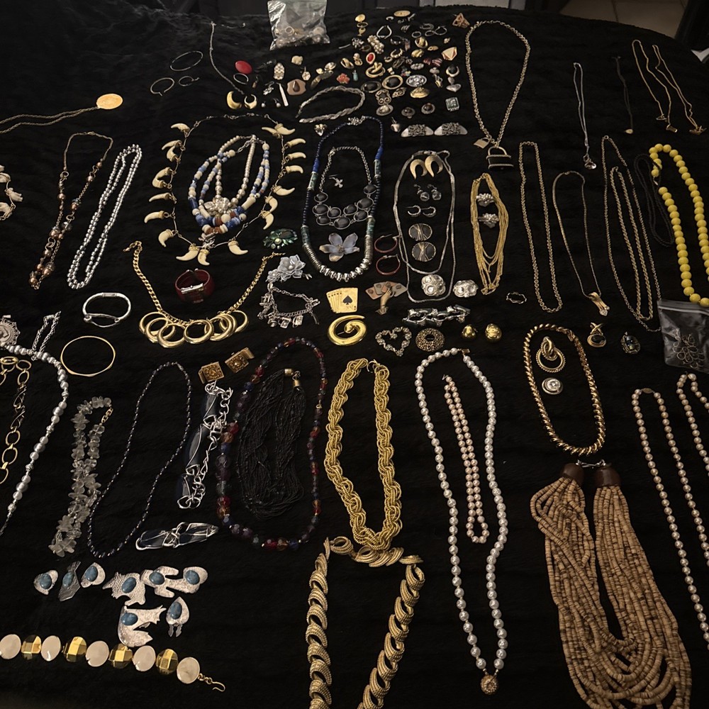 Huge Vintage Estate Costume Jewelry Lot Anne Klein Monet Napier 200+ pcs