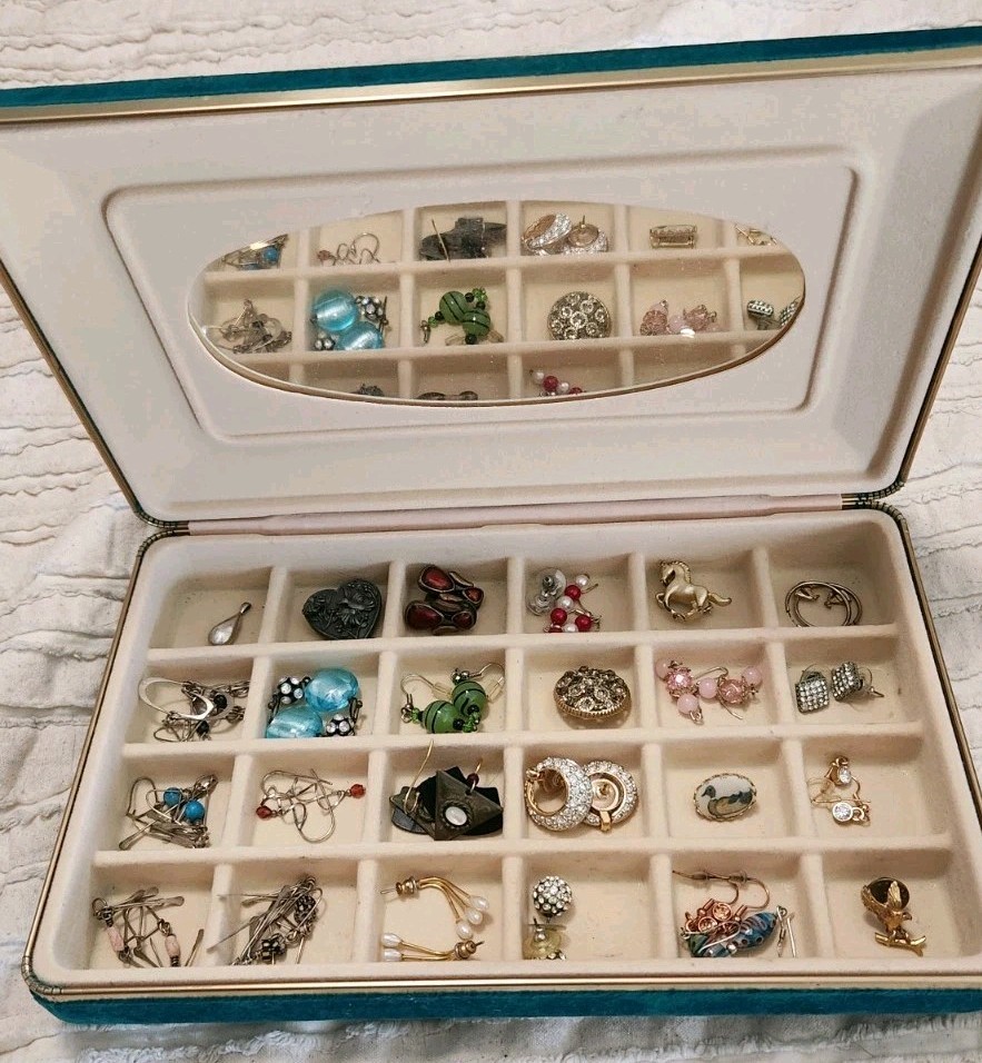 Vintage Antique Estate Jewelry & Box Assorted Materials Few Silver 925 & Murano